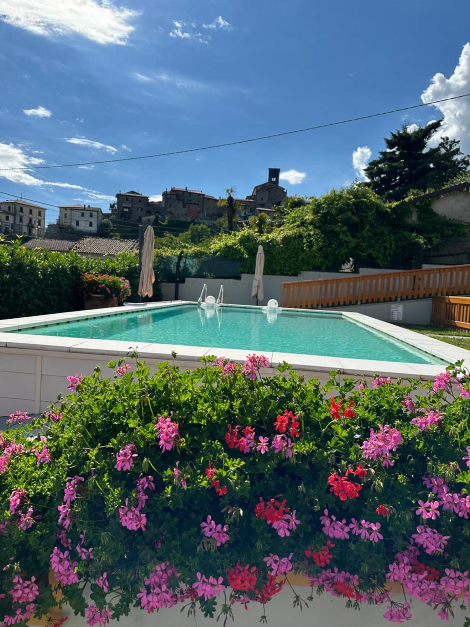 Casa Margherita Celide San Romano エクステリア 写真